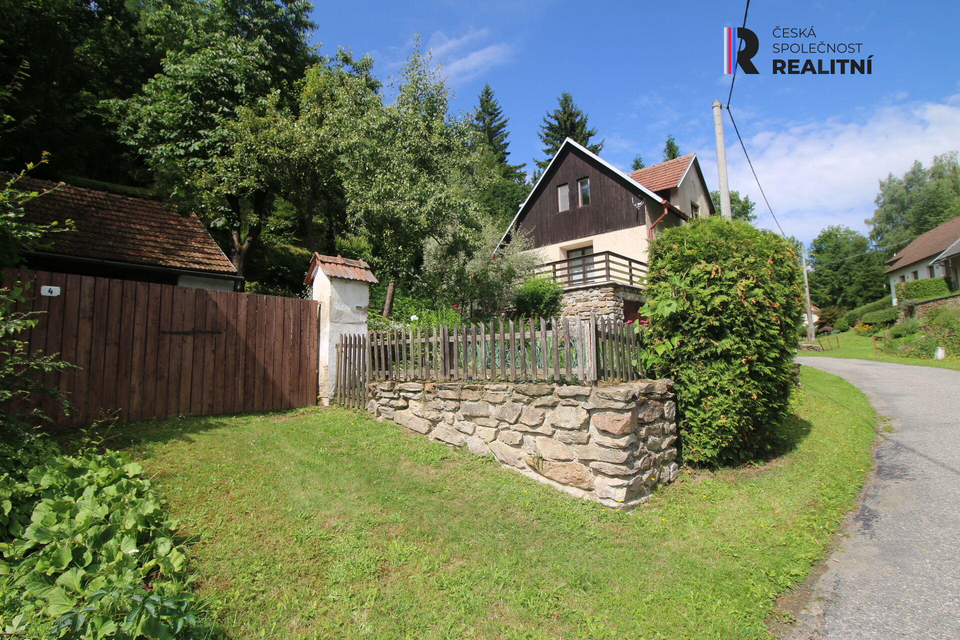 Prodej rodinného domu 5kk + garáž, Rakové