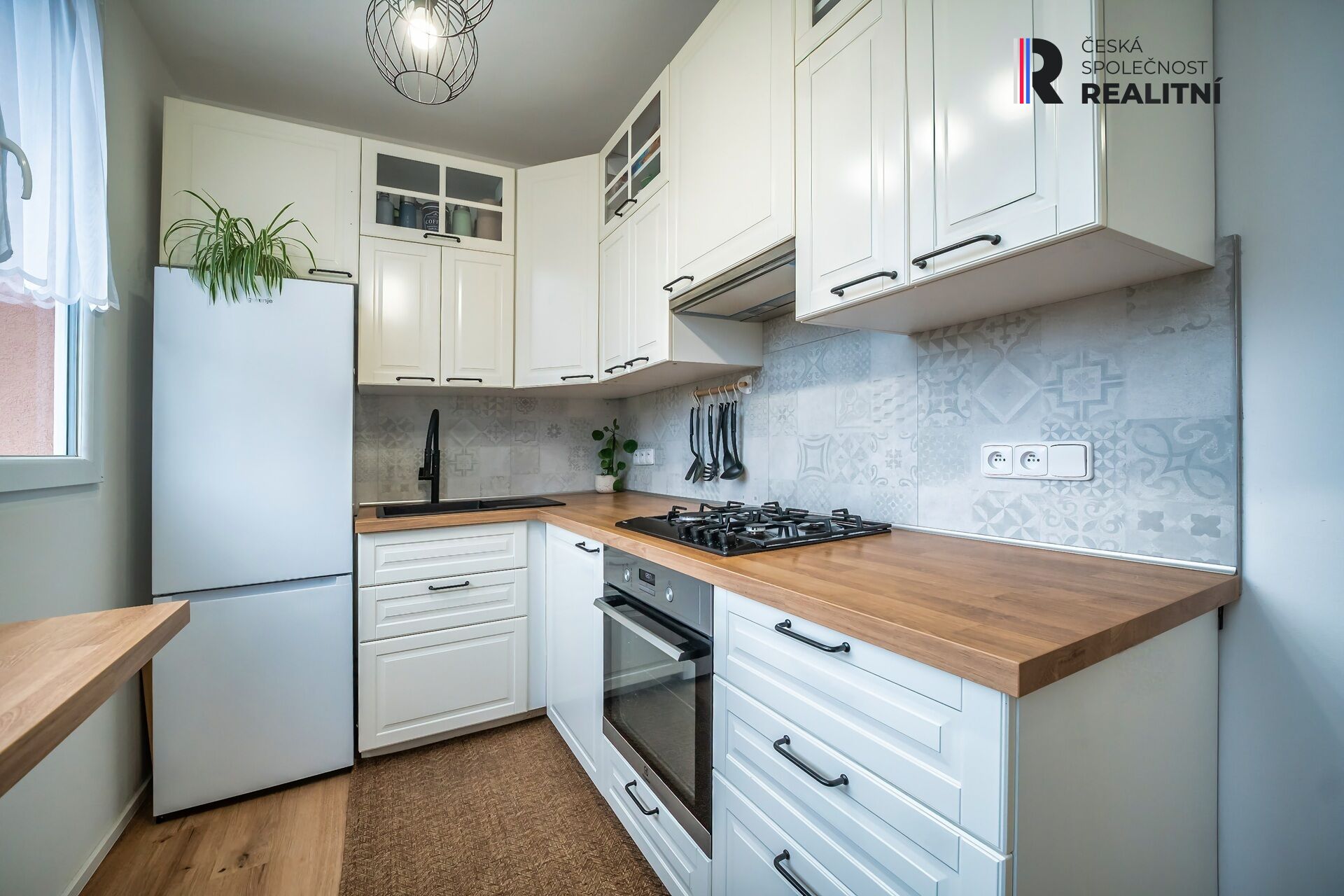 Prodej zrekonstruovaného bytu 3+1 s balkonem a sklepem, ulice Ježkova, Brno- Lesná