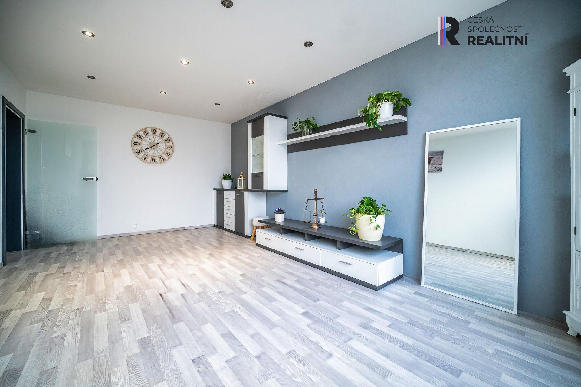 Prodej bytu 3+1 75m2 s balkonem a sklepem — Brno-Kohoutovice, ul. Voříškova