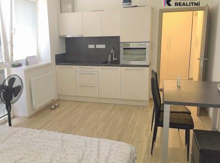 Pronájem bytu, 1+kk, 29 m²