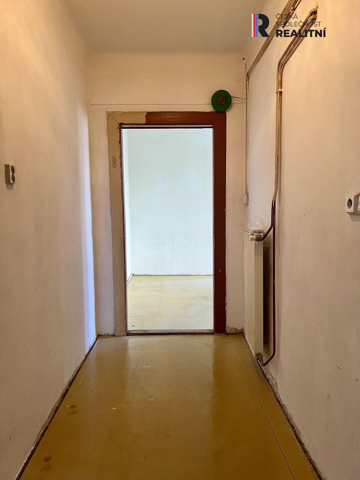 Byt 2+kk s velkým balkonem a sklepem v klidném vnitrobloku | Skácelova, Brno