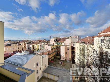pohled do dvora | Prodej bytu, 2+kk, 54 m²