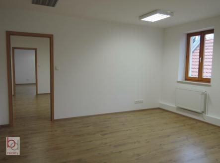 Pronájem - kanceláře, 73 m²