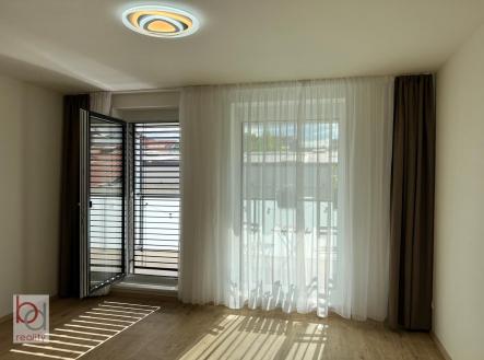 Pronájem bytu, 1+kk, 47 m²