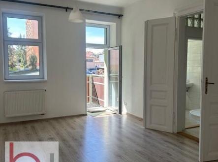 Pronájem bytu, 1+kk, 33 m²