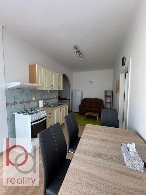 Nabízíme k pronájmu byt 2+KK s balkonem