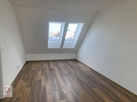 Pronájem bytu, 2+kk, 62 m²
