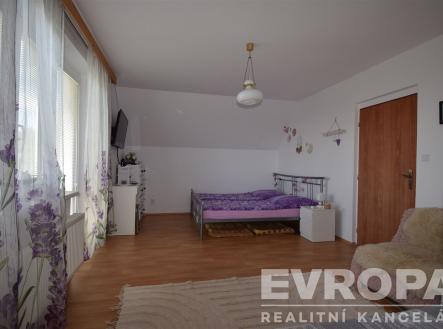 . | Prodej - dům/vila, 214 m²
