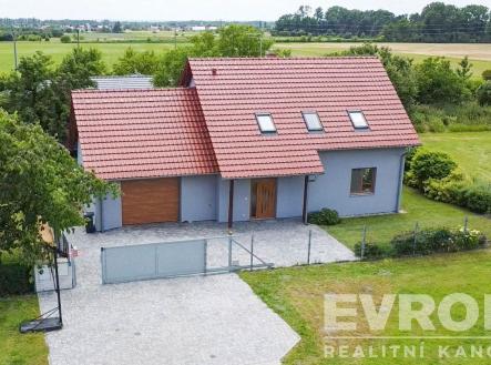 . | Prodej - dům/vila, 208 m²