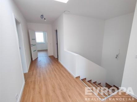 . | Prodej - dům/vila, 210 m²