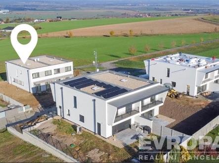 . | Prodej - dům/vila, 210 m²