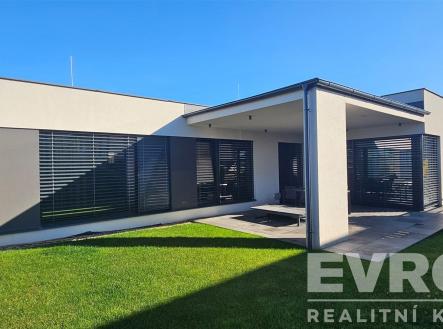 . | Prodej - dům/vila, 197 m²