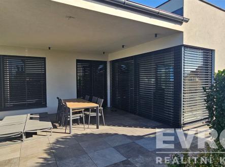 . | Prodej - dům/vila, 197 m²