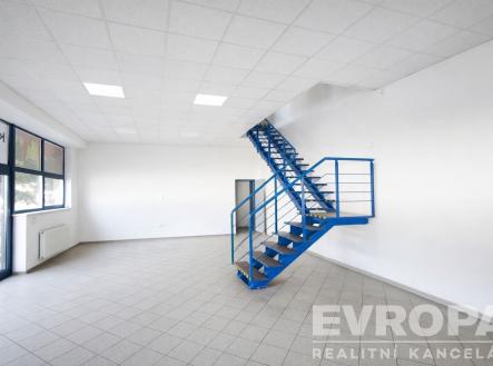 . | Pronájem - obchodní prostor, 600 m²