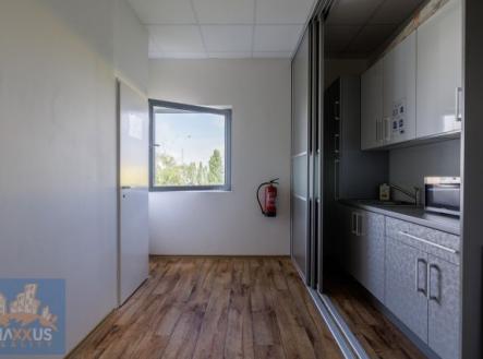 Fotka 2 | Pronájem - obchodní prostor, 130 m²