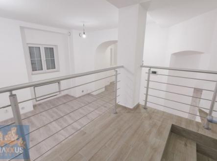 Fotka 37 | Pronájem - obchodní prostor, 303 m²