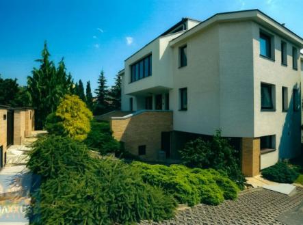 Fotka 2 | Pronájem - dům/vila, 436 m²