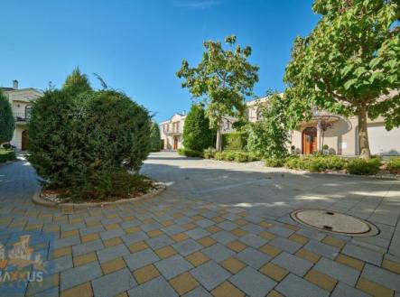 Fotka 3 | Pronájem - dům/vila, 243 m²