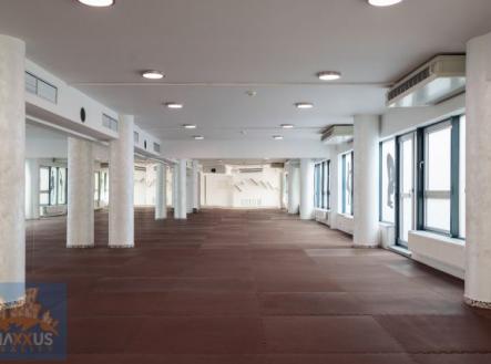 Fotka 24 | Pronájem - obchodní prostor, 360 m²