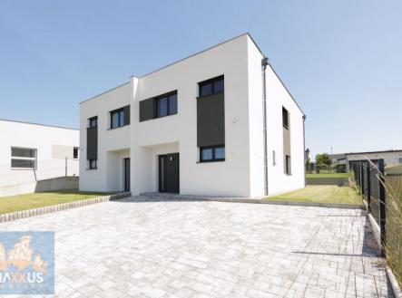 Fotka 2 | Prodej - dům/vila, 280 m²