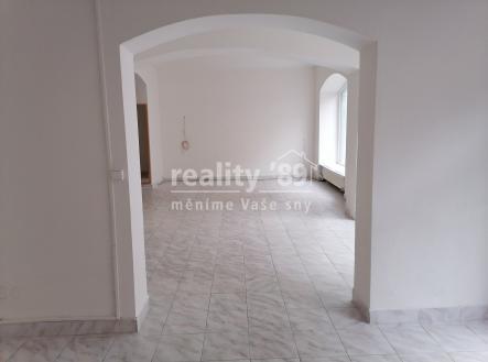 Prodej - nájemní dům, 416 m²