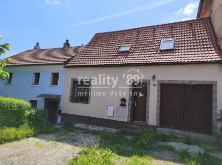 pohled z ulice | Prodej - dům/vila, 168 m²