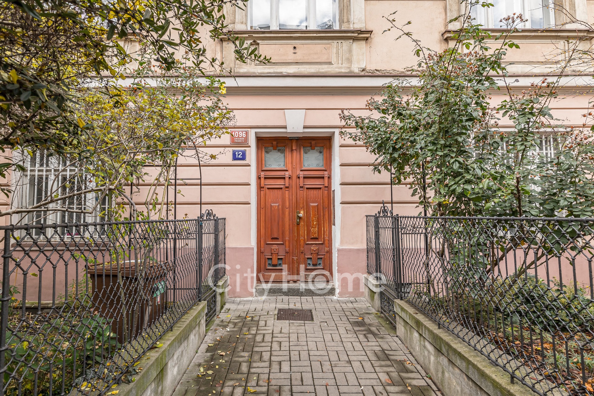 Pronájem byty 1+1, 42 m2 - Praha - Smíchov