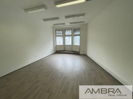 Pronájem - kanceláře, 80 m²