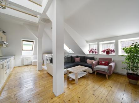 Prodej - nájemní dům, 420 m² obrázek