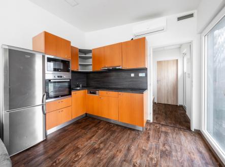 3.jpg | Prodej - malý objekt/garáž