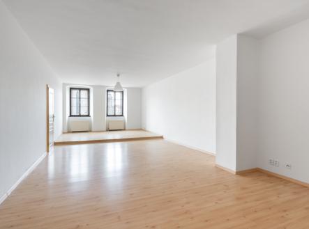 102.jpg | Prodej - nájemní dům, 606 m²