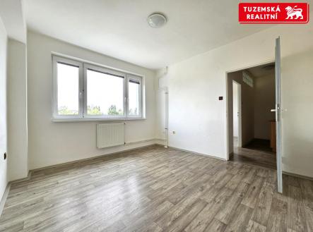 Prodej - nájemní dům, 2 380 m²