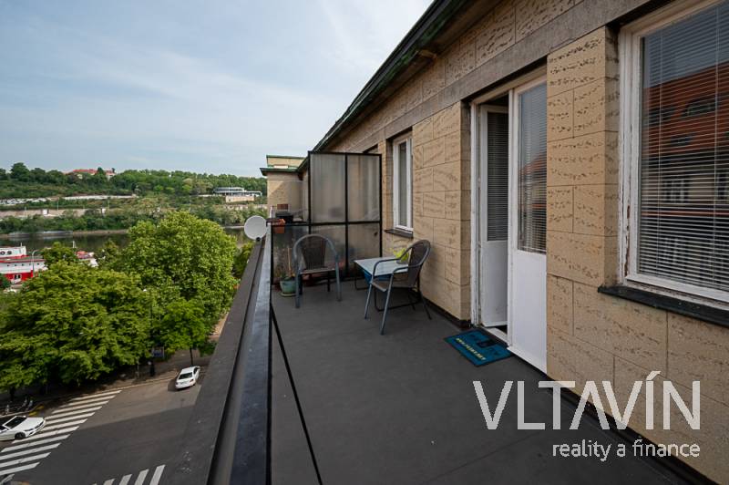 Prodej bytu UP 47 m2, s krásnou terasou a výhledem na Vltavu