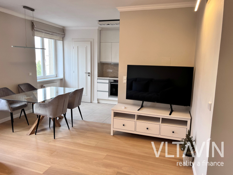 Pronájem bytu 2+1 61m2, P6 Českomalínská