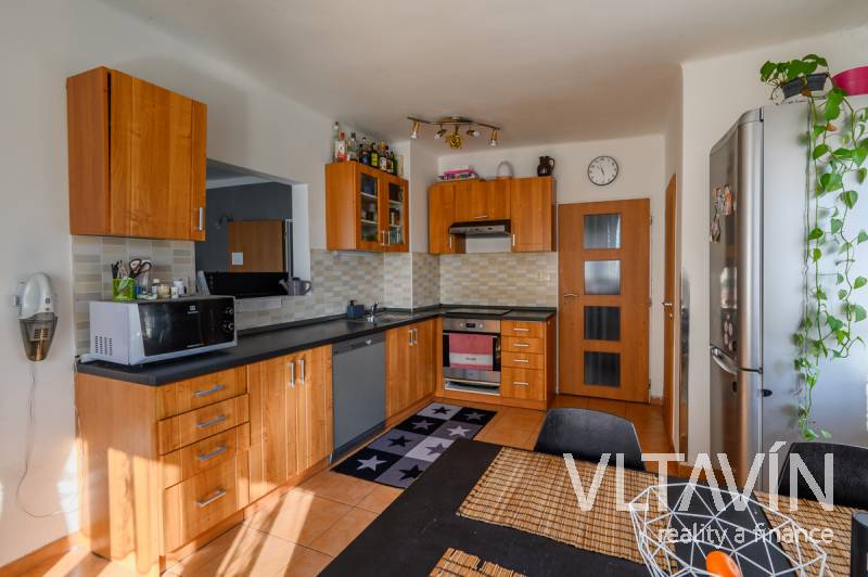 Prodej RD + vedlejší objekt, 205 m2, pozemek 1.207 m2, ul. Pražská, Vyžlovka