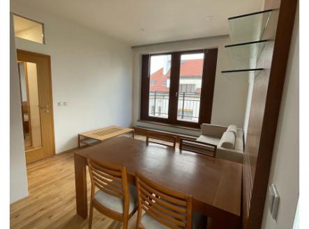 Pronájem bytu 2+kk/T, 51 m2, ul. Lumírova, Praha - Nusle | Pronájem bytu, 2+kk, 51 m²
