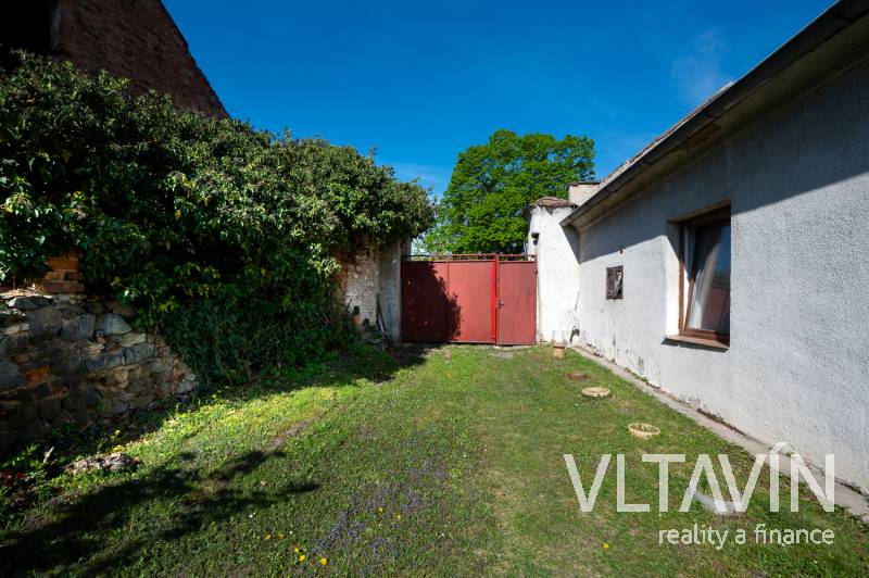 Prodej rodinného domu o dispozici 4+1 , PP 124 m2 Odolena Voda