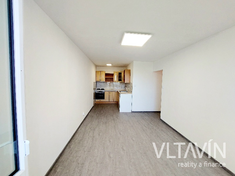 Pronájem 2+kk s lodžií, Praha 8 Kobylisy