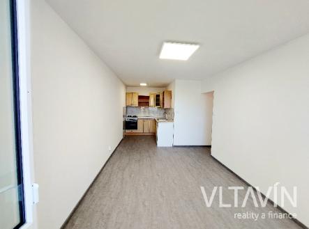 Pronájem 2+kk s lodžií, Praha 8 Kobylisy | Pronájem bytu, 2+kk, 43 m²