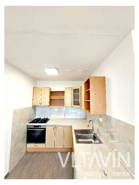 Pronájem 2+kk s lodžií, Praha 8 Kobylisy