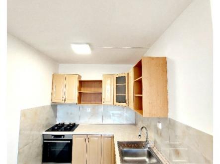 Pronájem 2+kk s lodžií, Praha 8 Kobylisy | Pronájem bytu, 2+kk, 43 m²