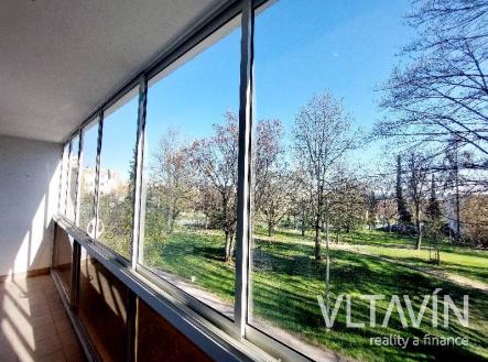 Pronájem 2+kk s lodžií, Praha 8 Kobylisy | Pronájem bytu, 2+kk, 43 m²