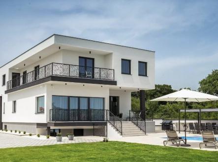 Prodej - dům/vila, 570 m²