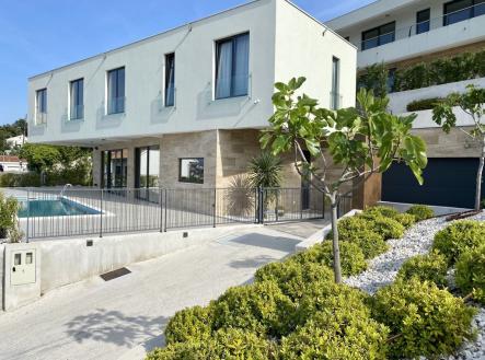 Prodej - dům/vila, 326 m²
