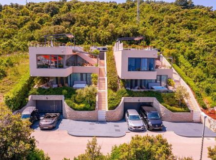 Prodej - dům/vila, 692 m²