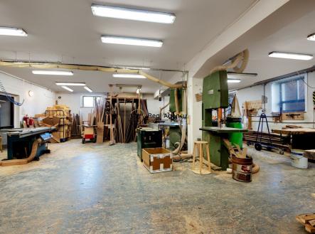 1 (25) | Prodej - komerční objekt, výroba, 1 100 m²