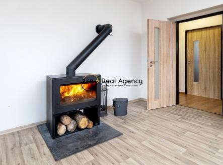 1 (32) | Prodej - dům/vila, 299 m²