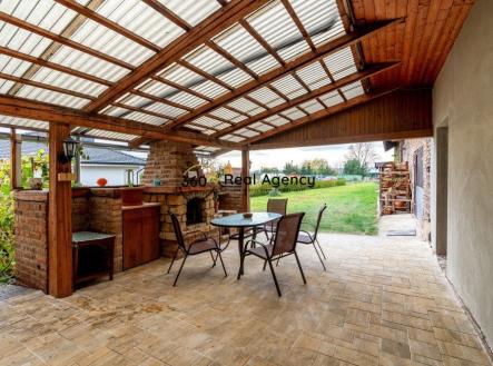 1 (10) | Prodej - dům/vila, 299 m²