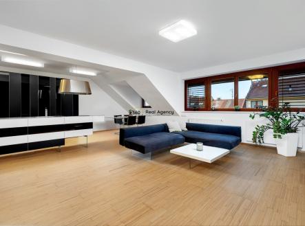 1 (17) | Prodej bytu, 4+kk, 99 m²