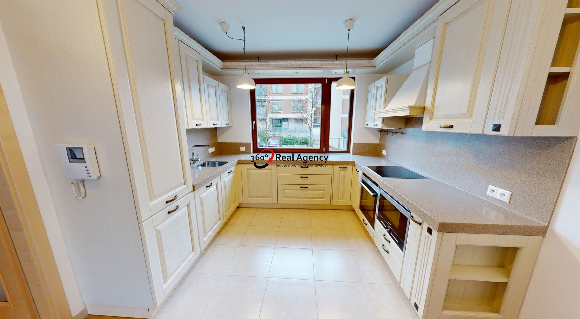 Latenska-880-Praha-5-Stepan-Tikovsky-02222023_091404